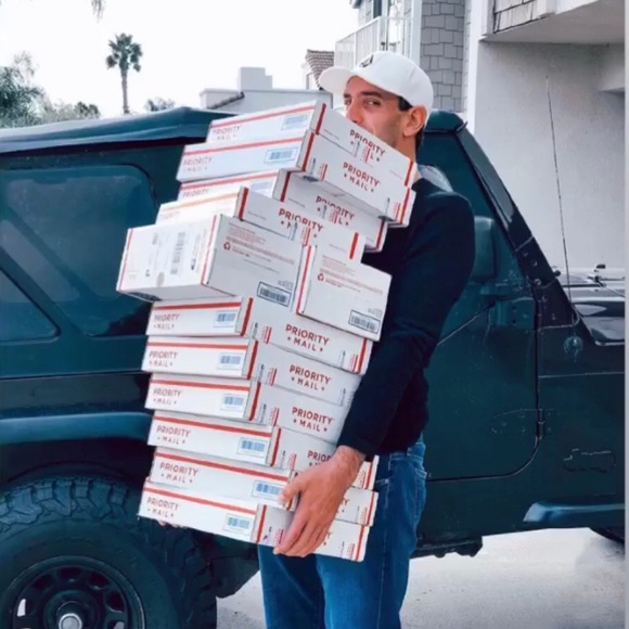 Like to bookmark our closet! - Picture 8 of 16